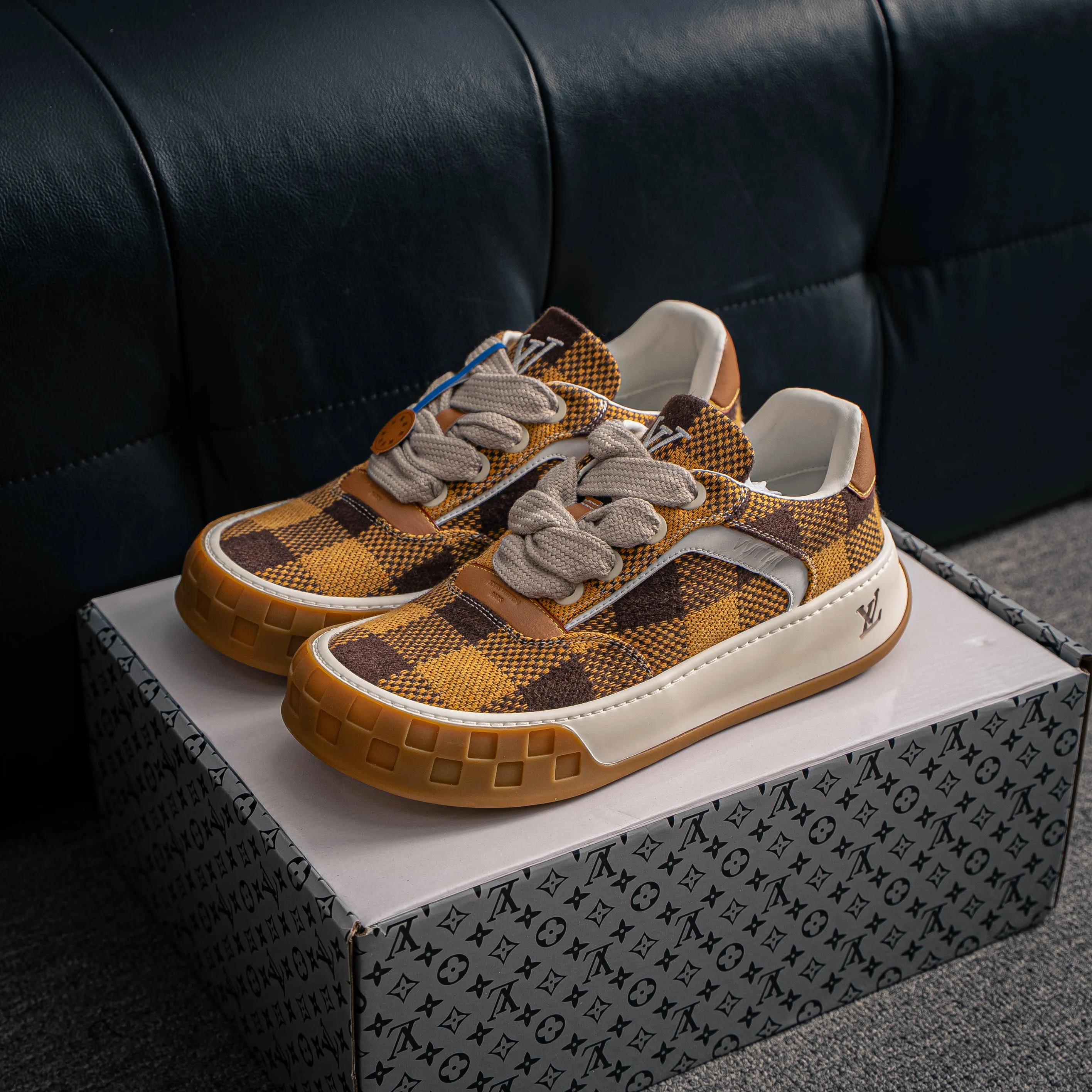 # LV LOUIS VUITTON Tilted Low Sneakers Series Low-Top Retro Versatile Skate Shoes 2026 Skate Shoes Shoes